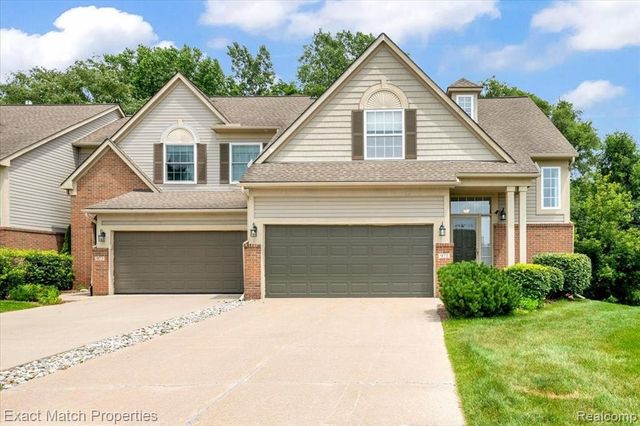 971 Sloane Court 4, White Lake, MI 48386
