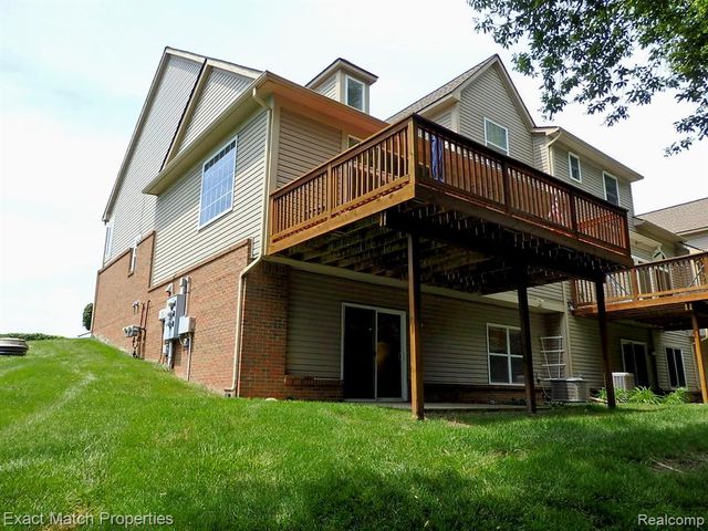 971 Sloane Court 4, White Lake, MI 48386