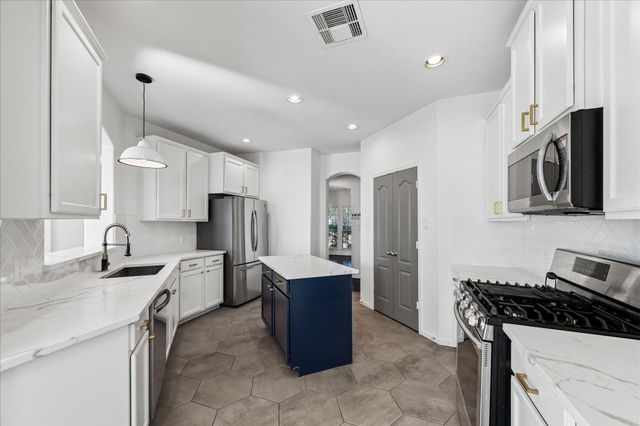 15202 Bartlett Landing Drive, Cypress, TX 77429