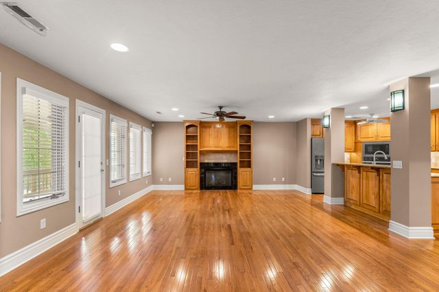 2953 W Canterbury Street, Springfield, MO 65810