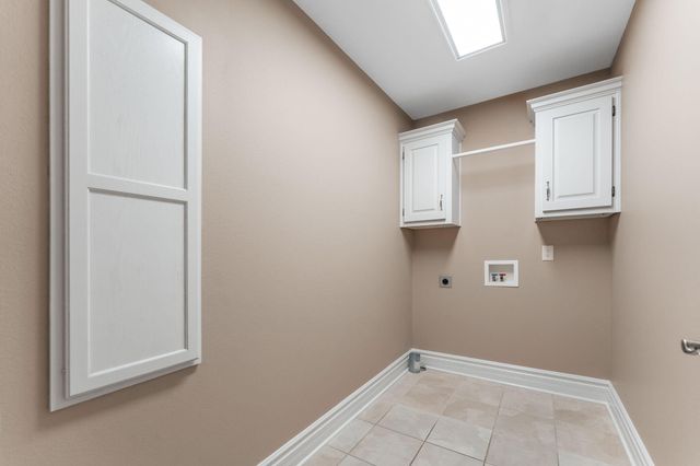 2953 W Canterbury Street, Springfield, MO 65810