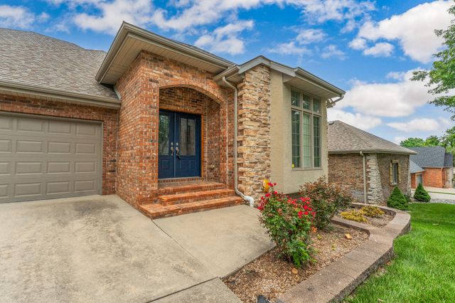 2953 W Canterbury Street, Springfield, MO 65810