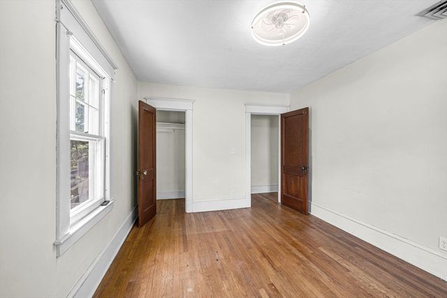 32 Marsden St, Springfield, MA 01109