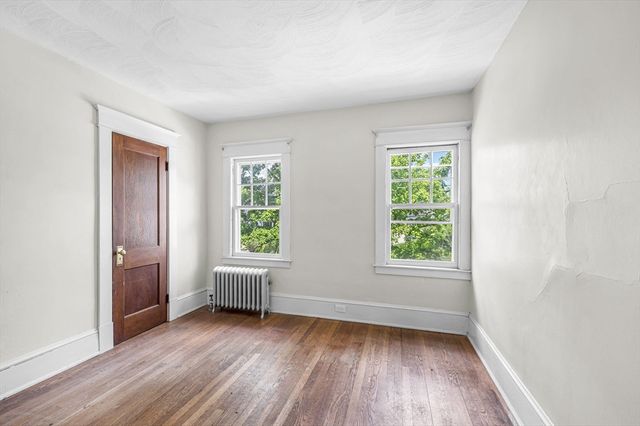 32 Marsden St, Springfield, MA 01109