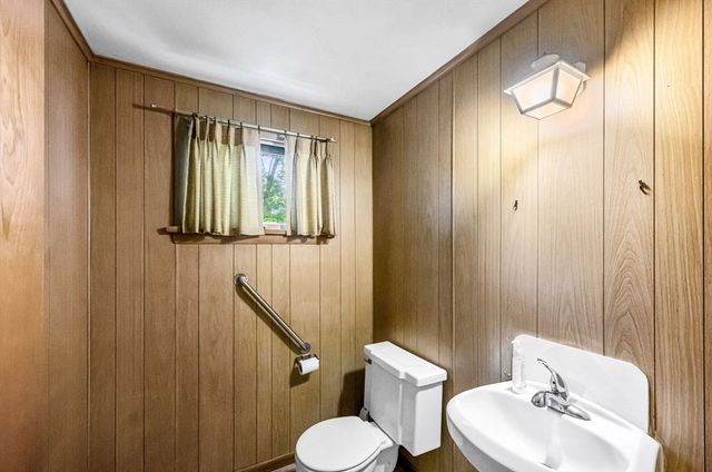 32 Marsden St, Springfield, MA 01109