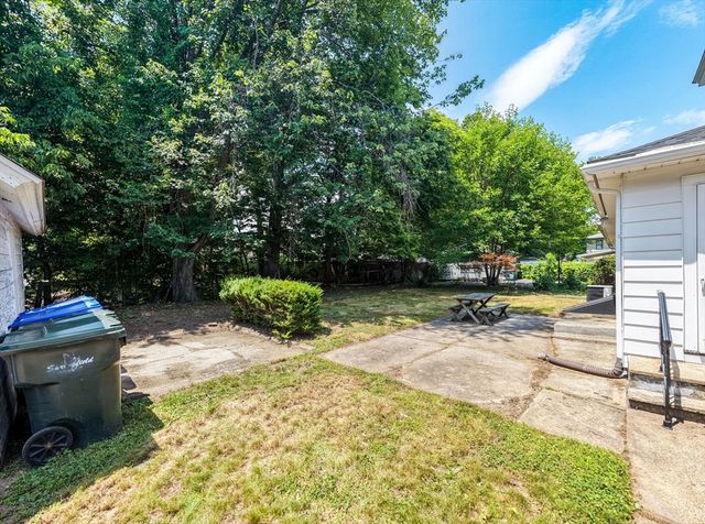 32 Marsden St, Springfield, MA 01109