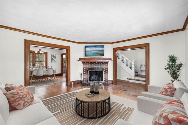 32 Marsden St, Springfield, MA 01109