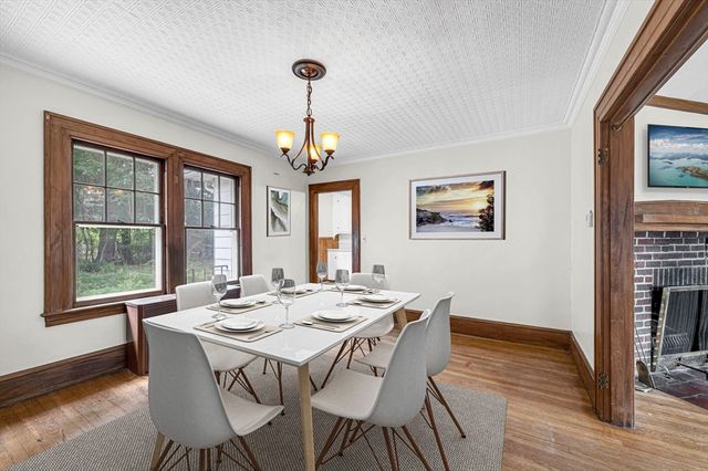 32 Marsden St, Springfield, MA 01109