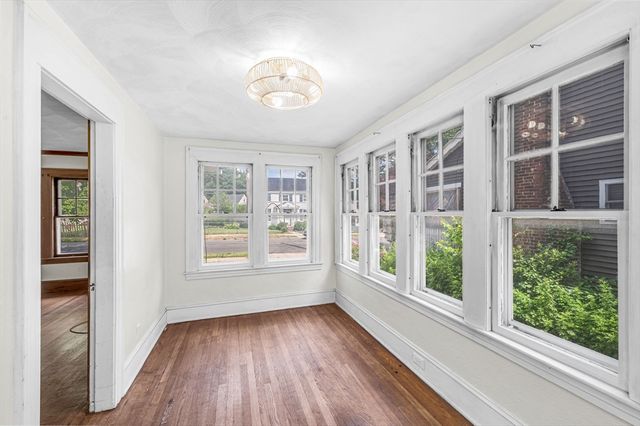 32 Marsden St, Springfield, MA 01109