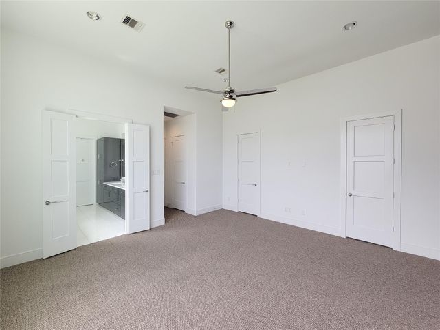 9 N St Charles Street B, Houston, TX 77003