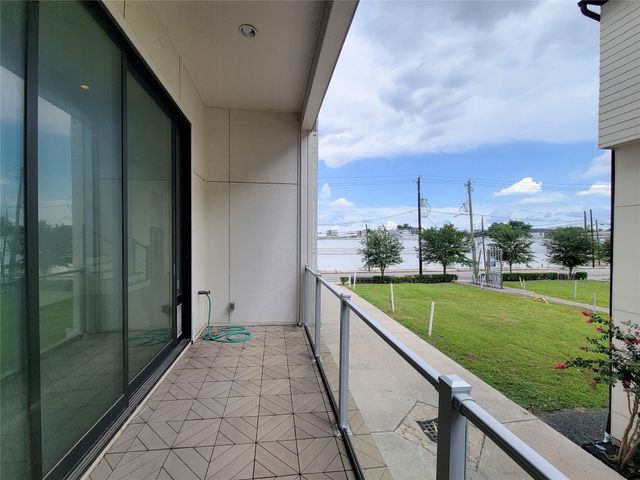 9 N St Charles Street B, Houston, TX 77003