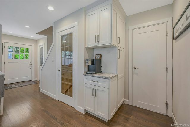 51 Oakwood Hills Drive, East Islip, NY 11730