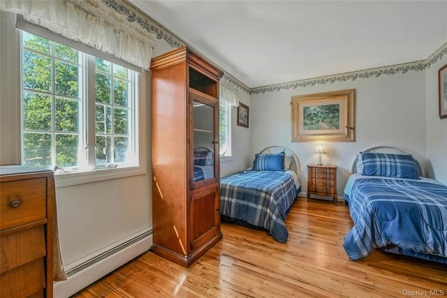 51 Oakwood Hills Drive, East Islip, NY 11730