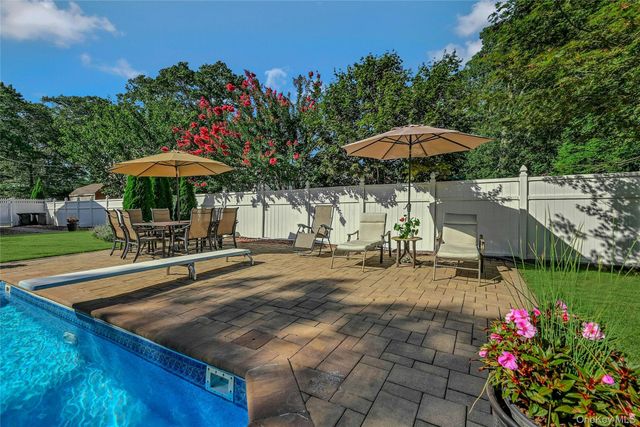 51 Oakwood Hills Drive, East Islip, NY 11730