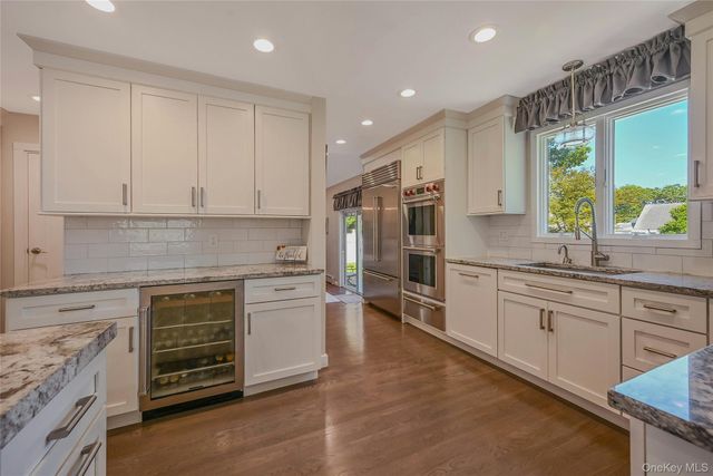 51 Oakwood Hills Drive, East Islip, NY 11730