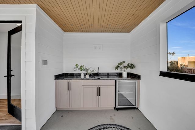 1512 Villars Street, Dallas, TX 75204