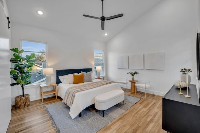 1512 Villars Street, Dallas, TX 75204