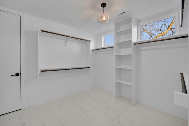 1512 Villars Street, Dallas, TX 75204