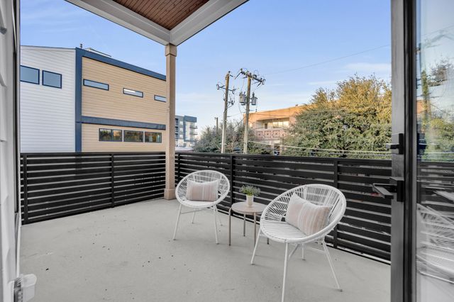 1512 Villars Street, Dallas, TX 75204