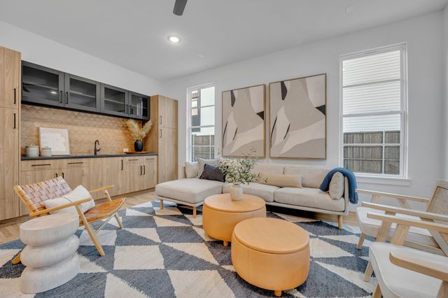 1512 Villars Street, Dallas, TX 75204