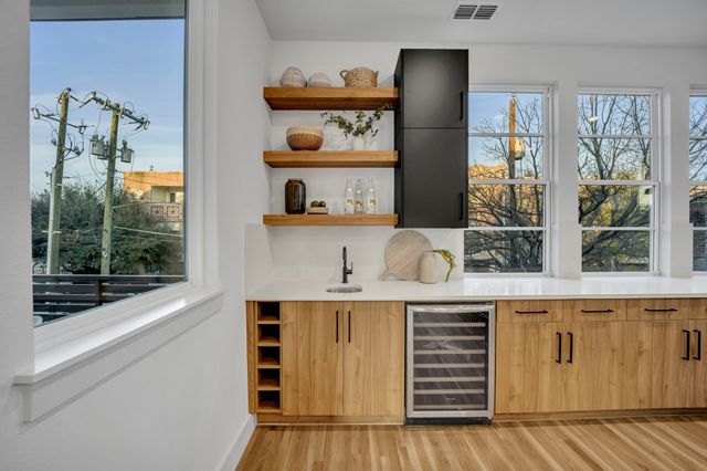 1512 Villars Street, Dallas, TX 75204