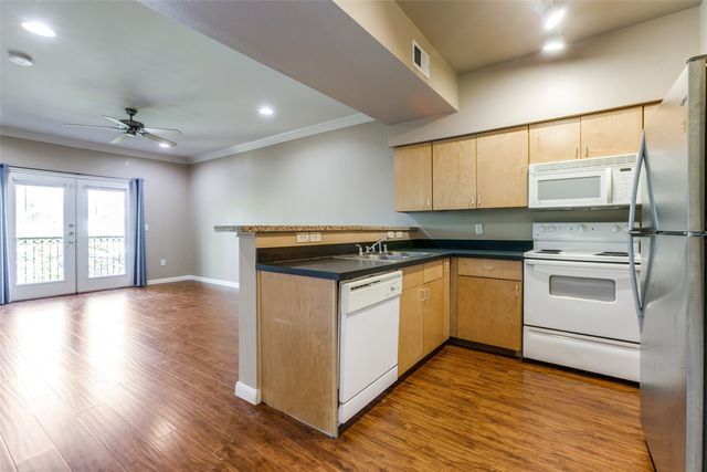 3102 Kings Road 2207, Dallas, TX 75219