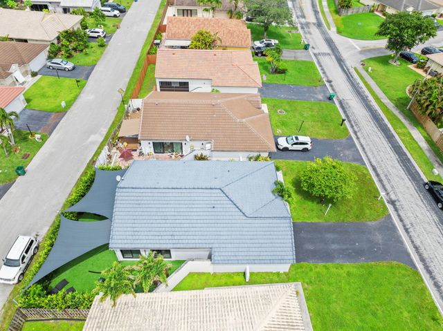 15121 S Waterford Drive, Davie, FL 33331