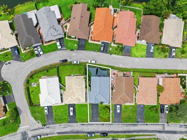 15121 S Waterford Drive, Davie, FL 33331