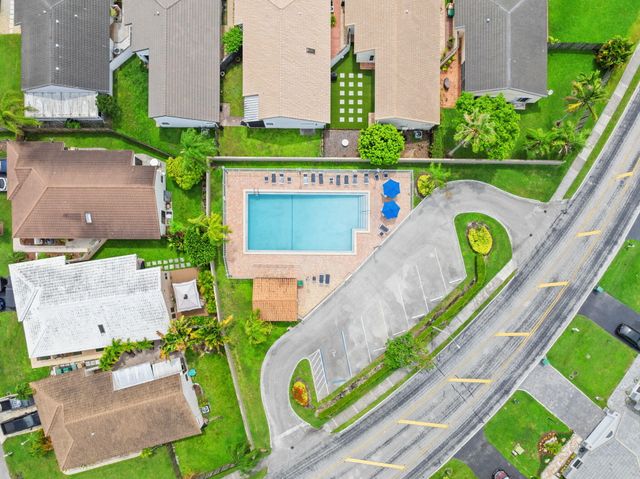 15121 S Waterford Drive, Davie, FL 33331