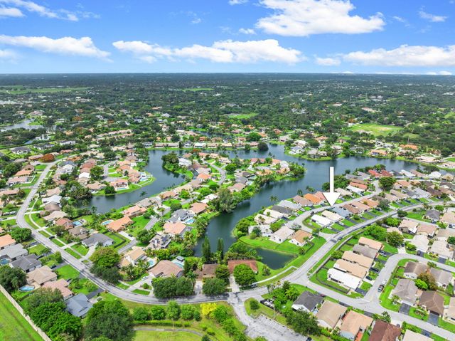 15121 S Waterford Drive, Davie, FL 33331