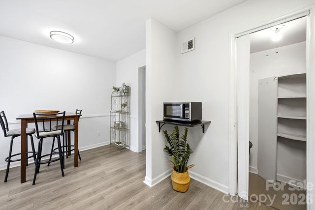 3720 Park Road J, Charlotte, NC 28209