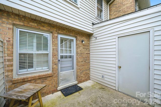 3720 Park Road J, Charlotte, NC 28209
