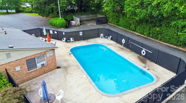 3720 Park Road J, Charlotte, NC 28209