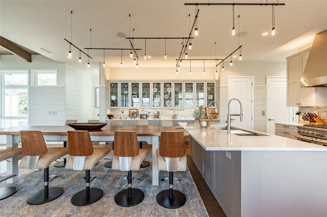 2660 Elder Hill RD, Driftwood, TX 78619