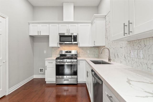 5004 Avenue L, Galveston, TX 77551