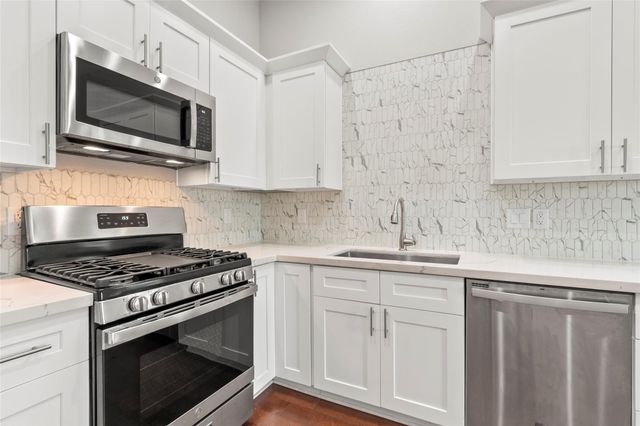 5004 Avenue L, Galveston, TX 77551