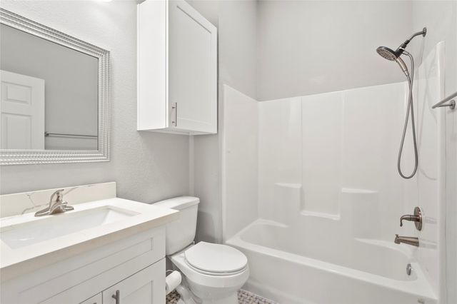 5004 Avenue L, Galveston, TX 77551