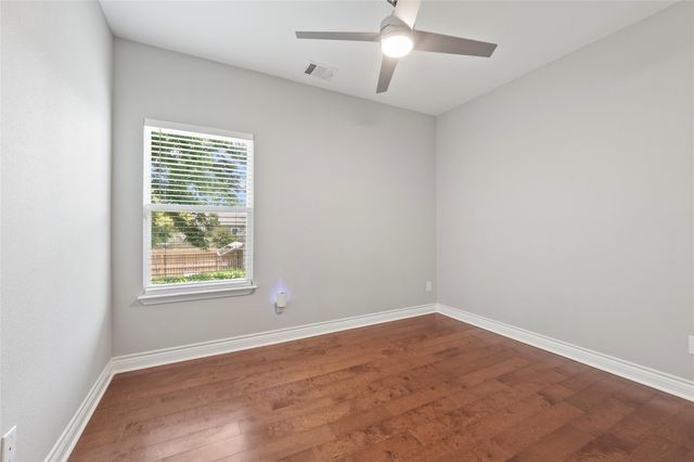 5004 Avenue L, Galveston, TX 77551