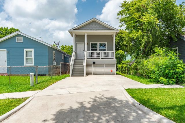 5004 Avenue L, Galveston, TX 77551