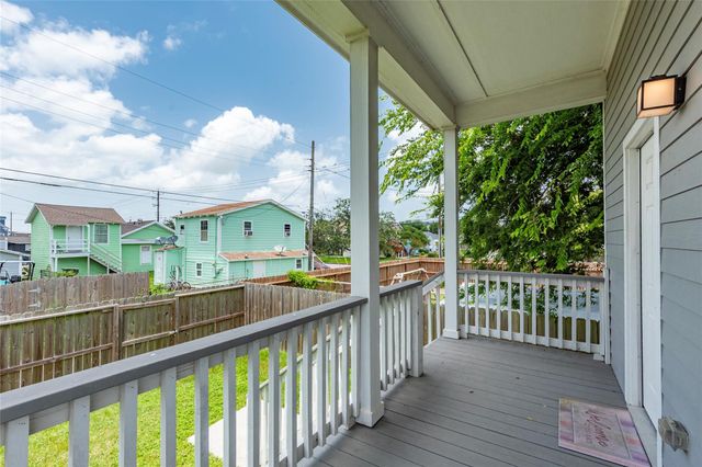 5004 Avenue L, Galveston, TX 77551