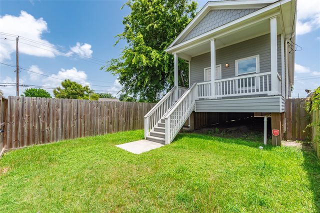 5004 Avenue L, Galveston, TX 77551