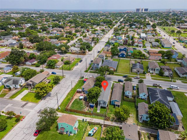 5004 Avenue L, Galveston, TX 77551
