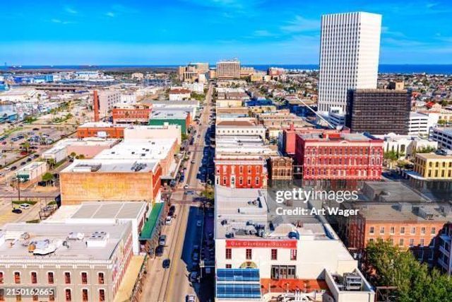 5004 Avenue L, Galveston, TX 77551