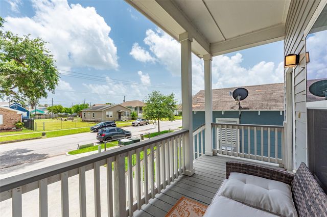 5004 Avenue L, Galveston, TX 77551