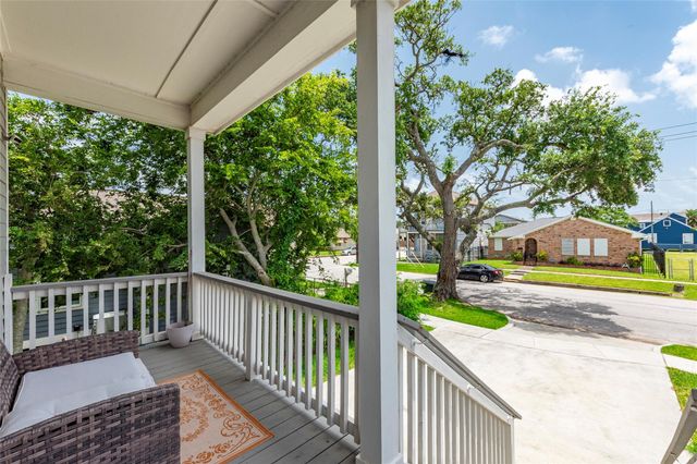 5004 Avenue L, Galveston, TX 77551