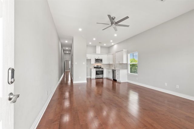 5004 Avenue L, Galveston, TX 77551