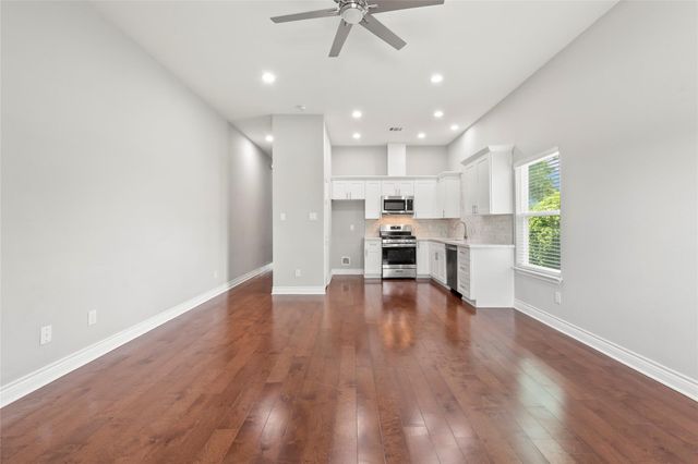 5004 Avenue L, Galveston, TX 77551