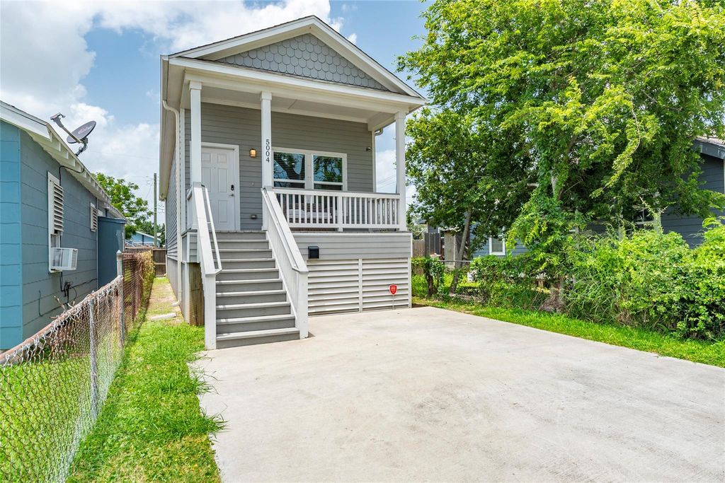 5004 Avenue L, Galveston, TX 77551