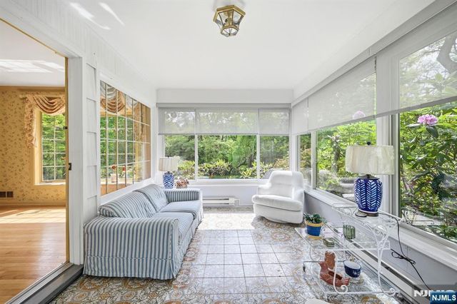 16 Pinecrest Drive, Woodcliff Lake, NJ 07677