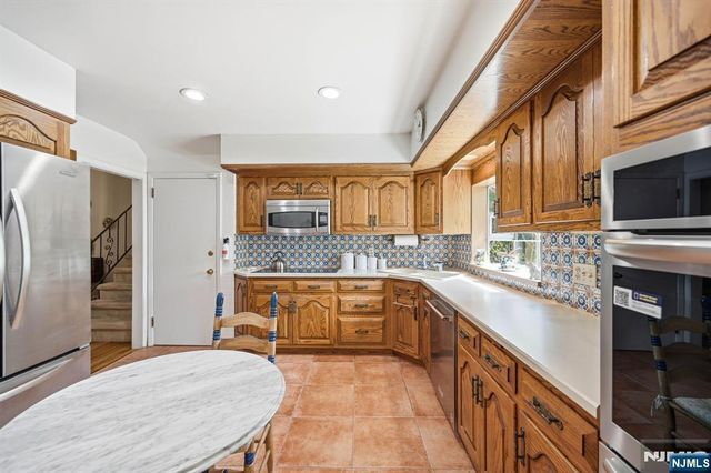 16 Pinecrest Drive, Woodcliff Lake, NJ 07677